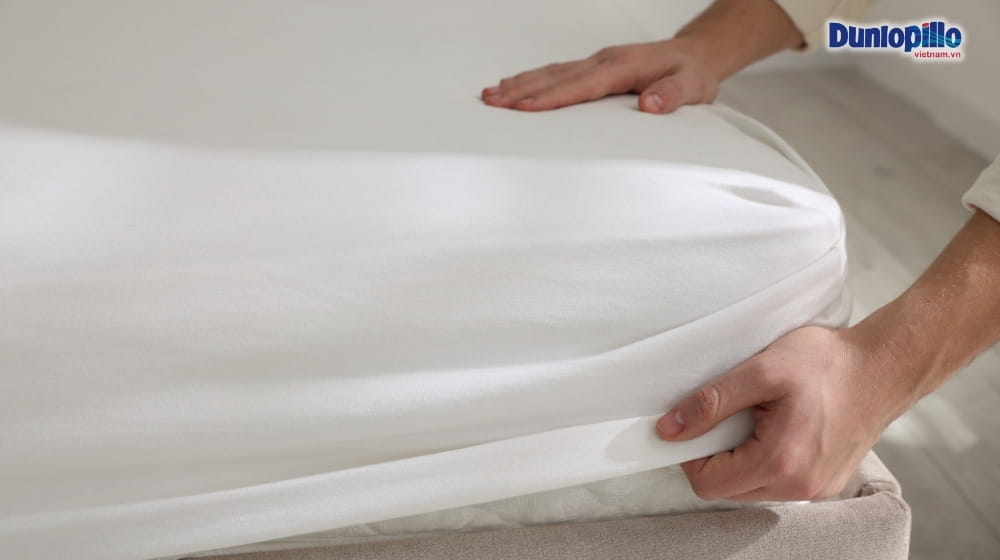 Quy Trình Bảo Trì Và Vệ Sinh Nệm Khách Sạn Tối Ưu